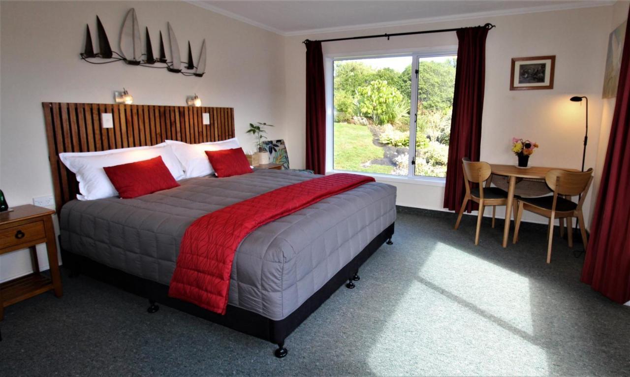 Labyrinth Gardens Guest House Takaka Exterior foto