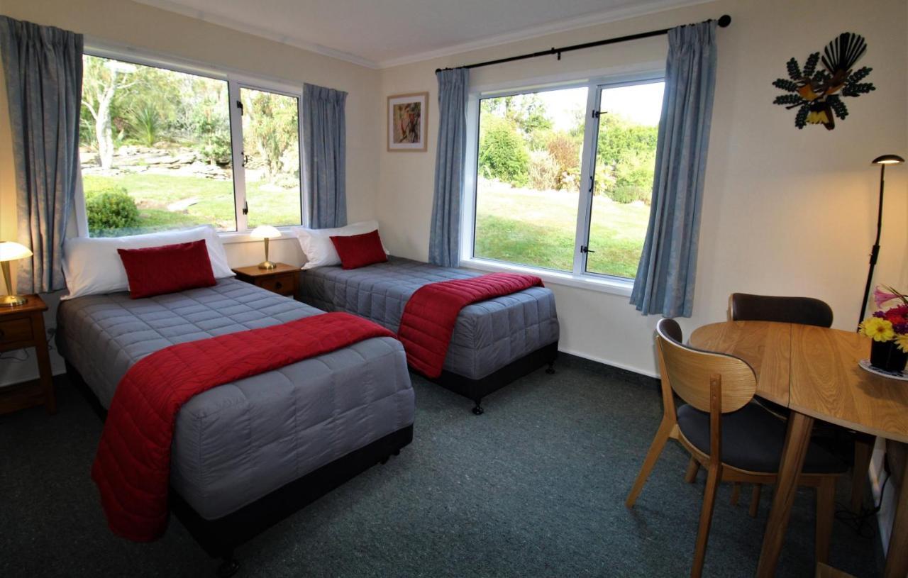 Labyrinth Gardens Guest House Takaka Exterior foto
