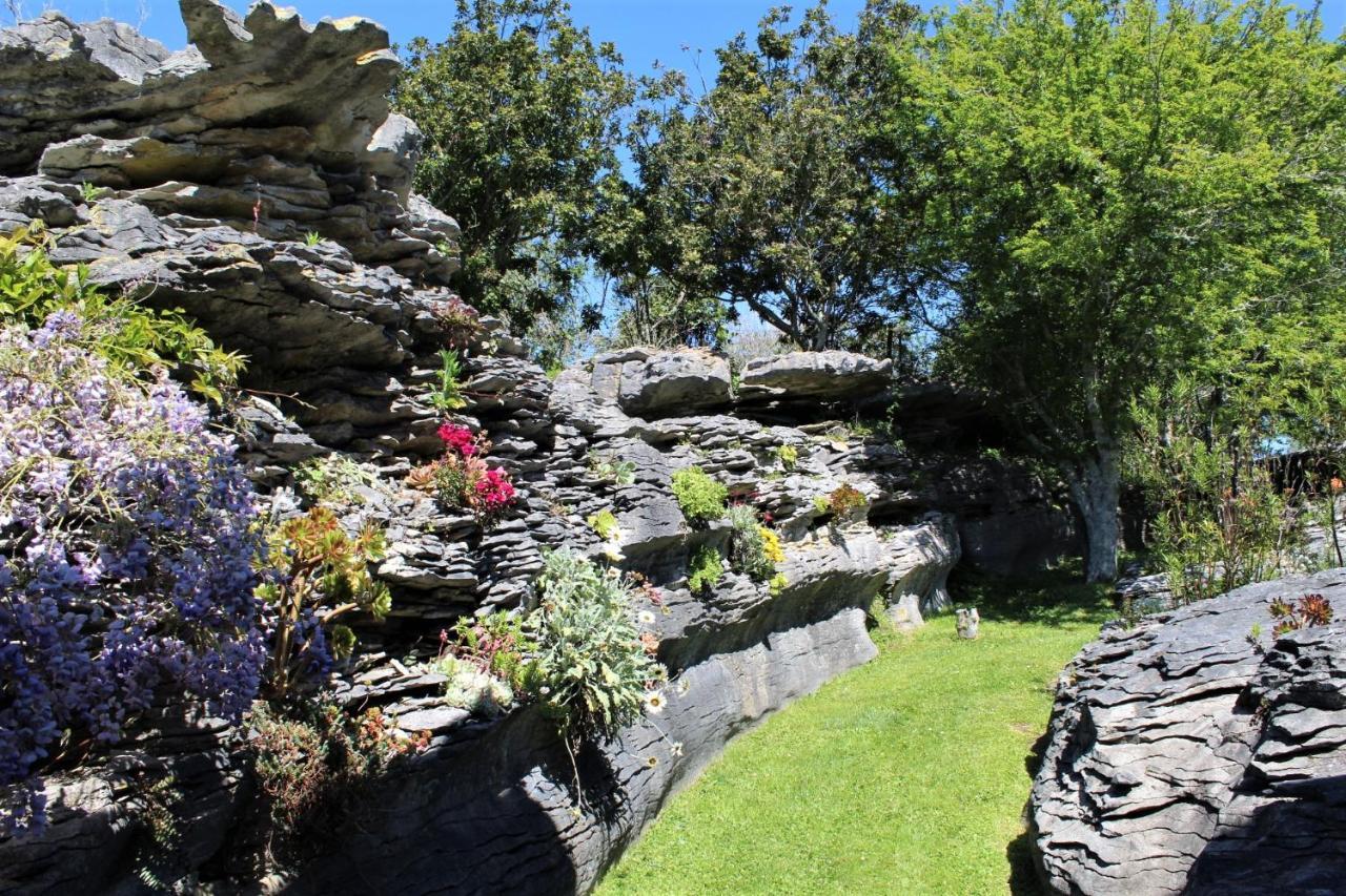 Labyrinth Gardens Guest House Takaka Exterior foto