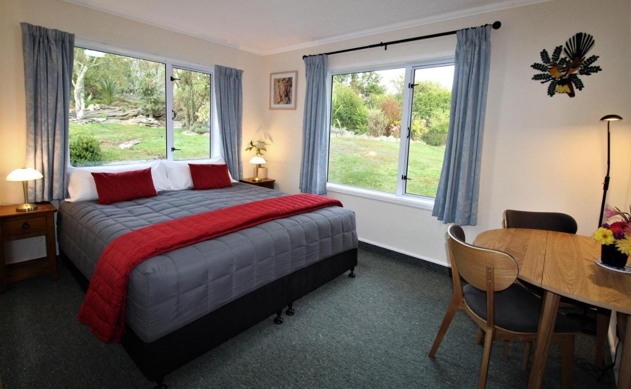 Labyrinth Gardens Guest House Takaka Exterior foto
